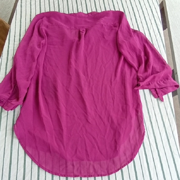 Womans XL  Iz Byer Chic Pink Blouse with Elegant Design - Picture 3 of 5
